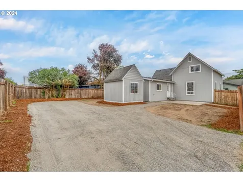 715 S 4th Avenue Kelso WA 98626