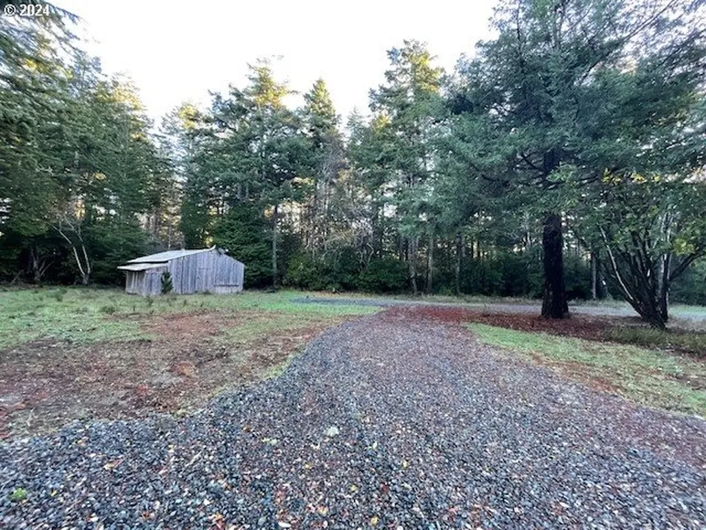 88757 Tokyo Lane Bandon OR 97411
