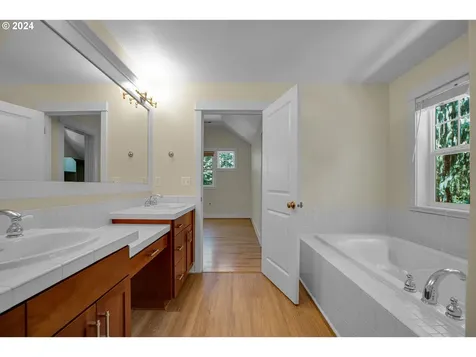 4204 Sw Alice Street Portland OR 97219