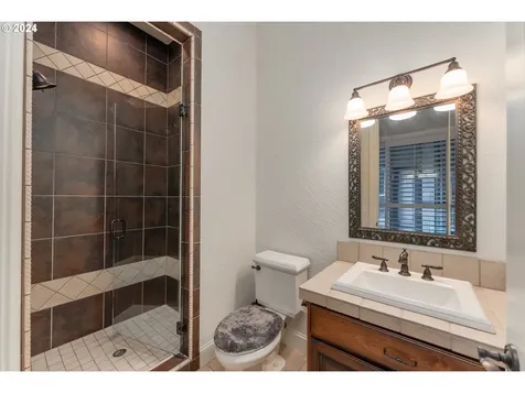 220 River Club Drive Roseburg OR 97471