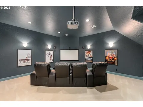 220 River Club Drive Roseburg OR 97471