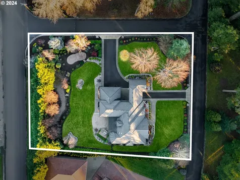 220 River Club Drive Roseburg OR 97471