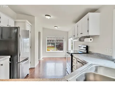 710 Schlador Street Silverton OR 97381