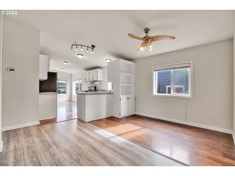 710 Schlador Street Silverton OR 97381
