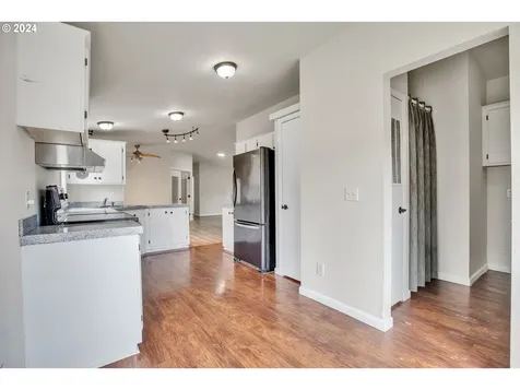 710 Schlador Street Silverton OR 97381