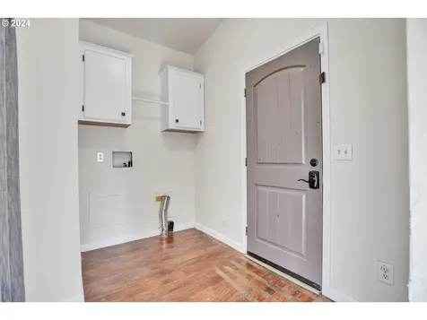 710 Schlador Street Silverton OR 97381