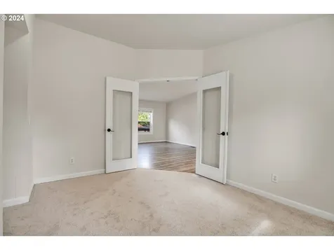 710 Schlador Street Silverton OR 97381