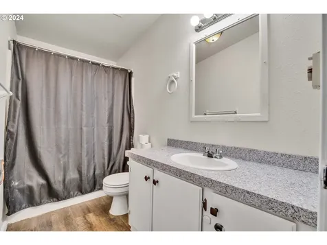 710 Schlador Street Silverton OR 97381