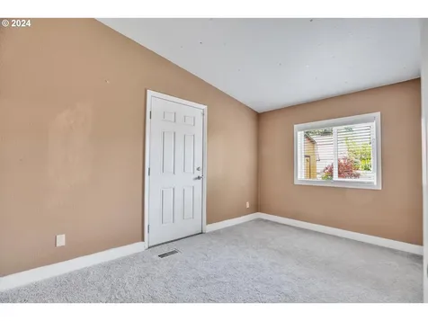 710 Schlador Street Silverton OR 97381