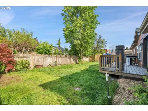 710 Schlador Street Silverton OR 97381