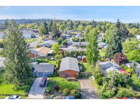 710 Schlador Street Silverton OR 97381