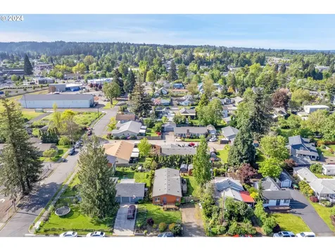710 Schlador Street Silverton OR 97381