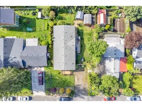 710 Schlador Street Silverton OR 97381