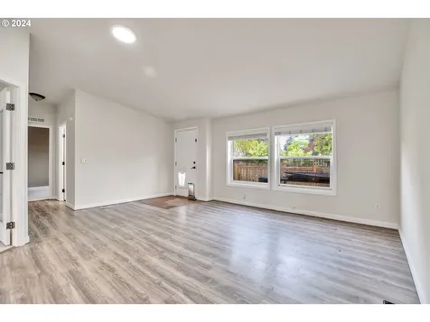 710 Schlador Street Silverton OR 97381
