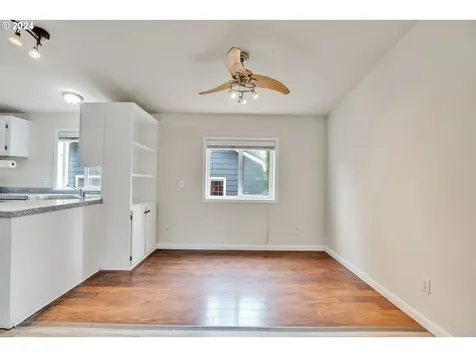 710 Schlador Street Silverton OR 97381