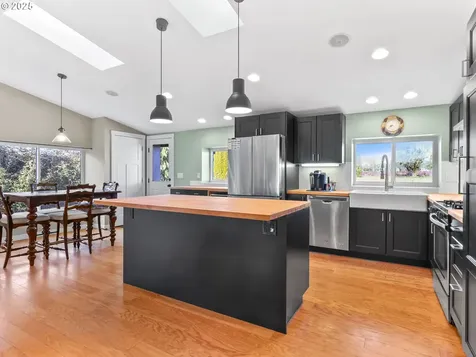 5714 NW 169th Street Ridgefield WA 98642