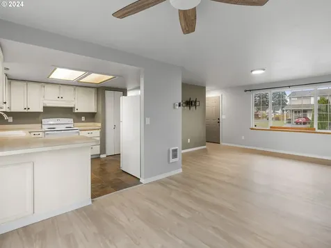 520 S Ash Street Centralia WA 98531