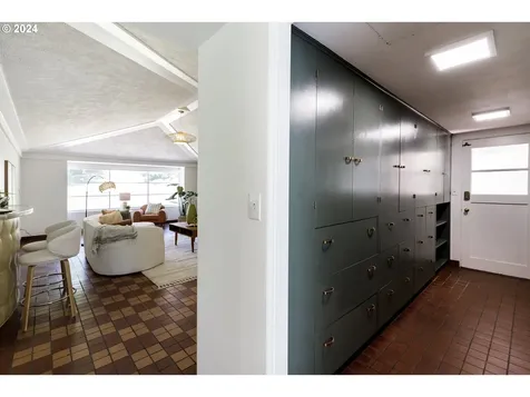7022 Sw Canyon Lane Portland OR 97225