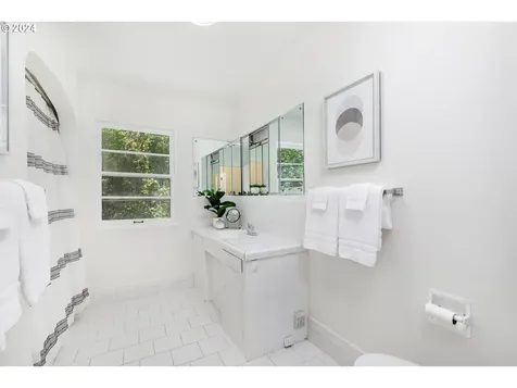 7022 Sw Canyon Lane Portland OR 97225