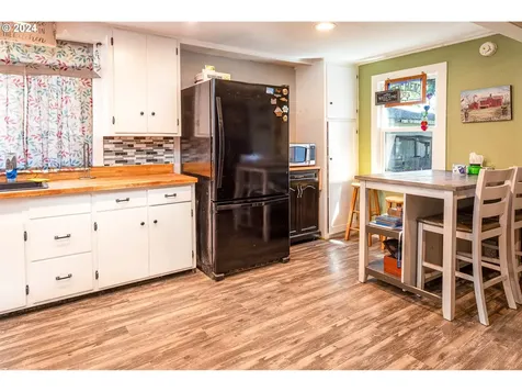 1223 Tamarack Street Sweet Home OR 97386