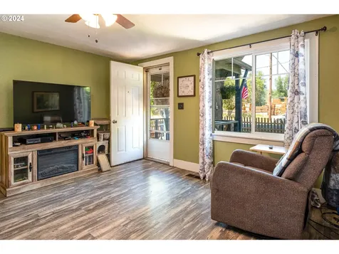1223 Tamarack Street Sweet Home OR 97386