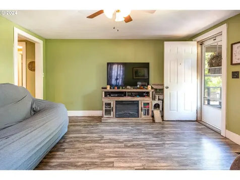 1223 Tamarack Street Sweet Home OR 97386