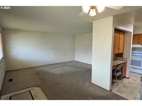1385 Rainier Road Woodburn OR 97071