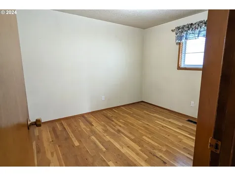 1385 Rainier Road Woodburn OR 97071
