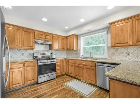 566 Ne Hilltop Court Sublimity OR 97385