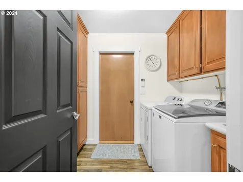 566 Ne Hilltop Court Sublimity OR 97385
