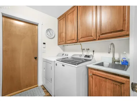 566 Ne Hilltop Court Sublimity OR 97385