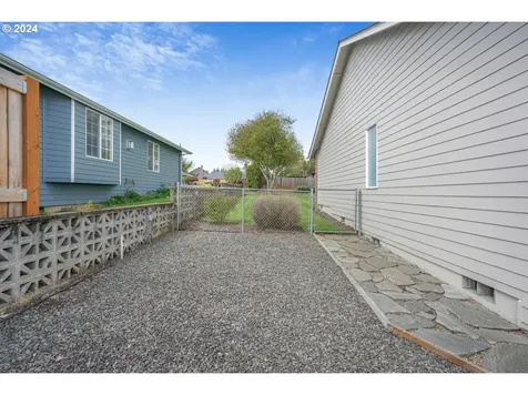 566 Ne Hilltop Court Sublimity OR 97385