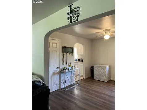1045 Pennoyer Avenue Cottage Grove OR 97424