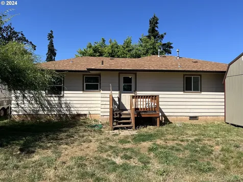 1045 Pennoyer Avenue Cottage Grove OR 97424