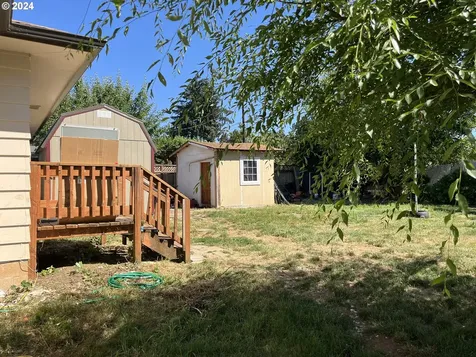 1045 Pennoyer Avenue Cottage Grove OR 97424