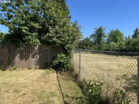 1045 Pennoyer Avenue Cottage Grove OR 97424
