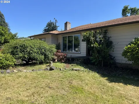 1045 Pennoyer Avenue Cottage Grove OR 97424