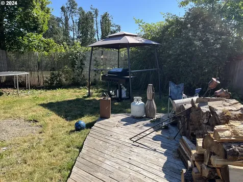 1045 Pennoyer Avenue Cottage Grove OR 97424