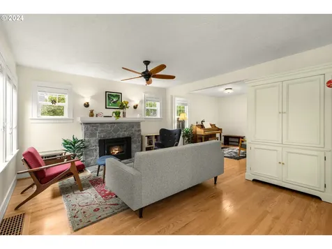 4001 Ne Shaver Street Portland OR 97212