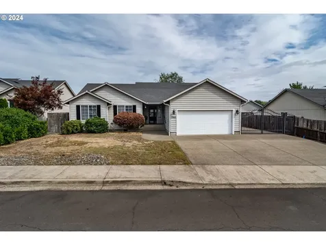 2565 Golfview Avenue Sutherlin OR 97479
