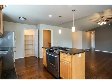 2565 Golfview Avenue Sutherlin OR 97479