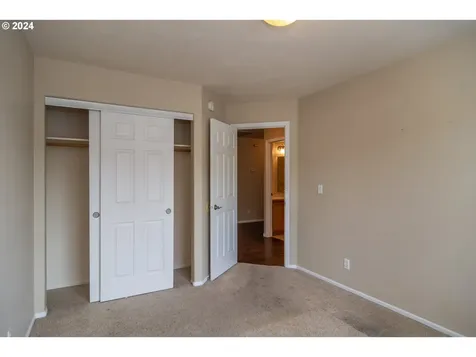 2565 Golfview Avenue Sutherlin OR 97479