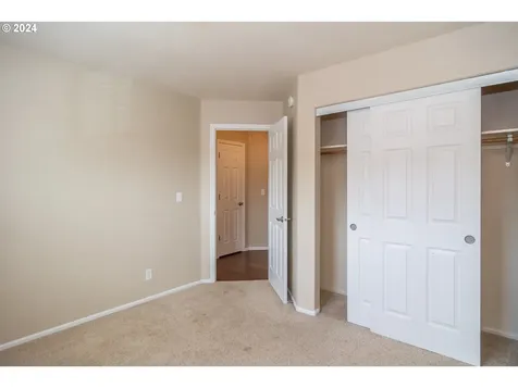 2565 Golfview Avenue Sutherlin OR 97479