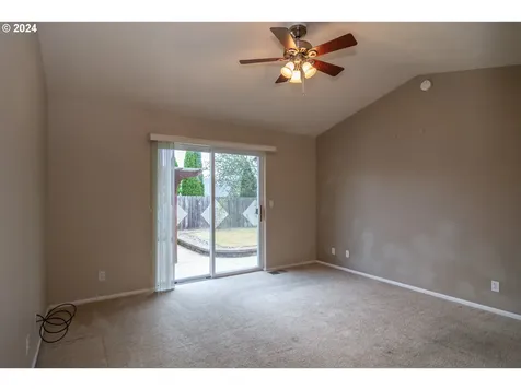 2565 Golfview Avenue Sutherlin OR 97479