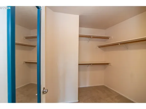2565 Golfview Avenue Sutherlin OR 97479
