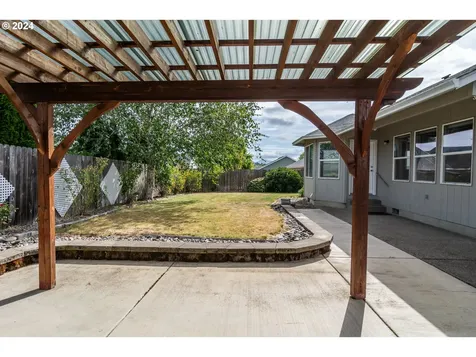 2565 Golfview Avenue Sutherlin OR 97479