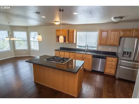 2565 Golfview Avenue Sutherlin OR 97479