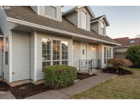 840 Moonflower Street NE Salem OR 97301
