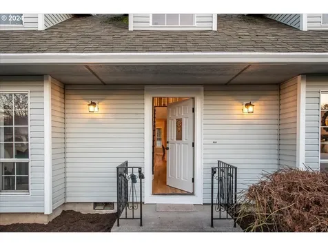 840 Moonflower Street NE Salem OR 97301
