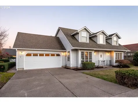 840 Moonflower Street NE Salem OR 97301